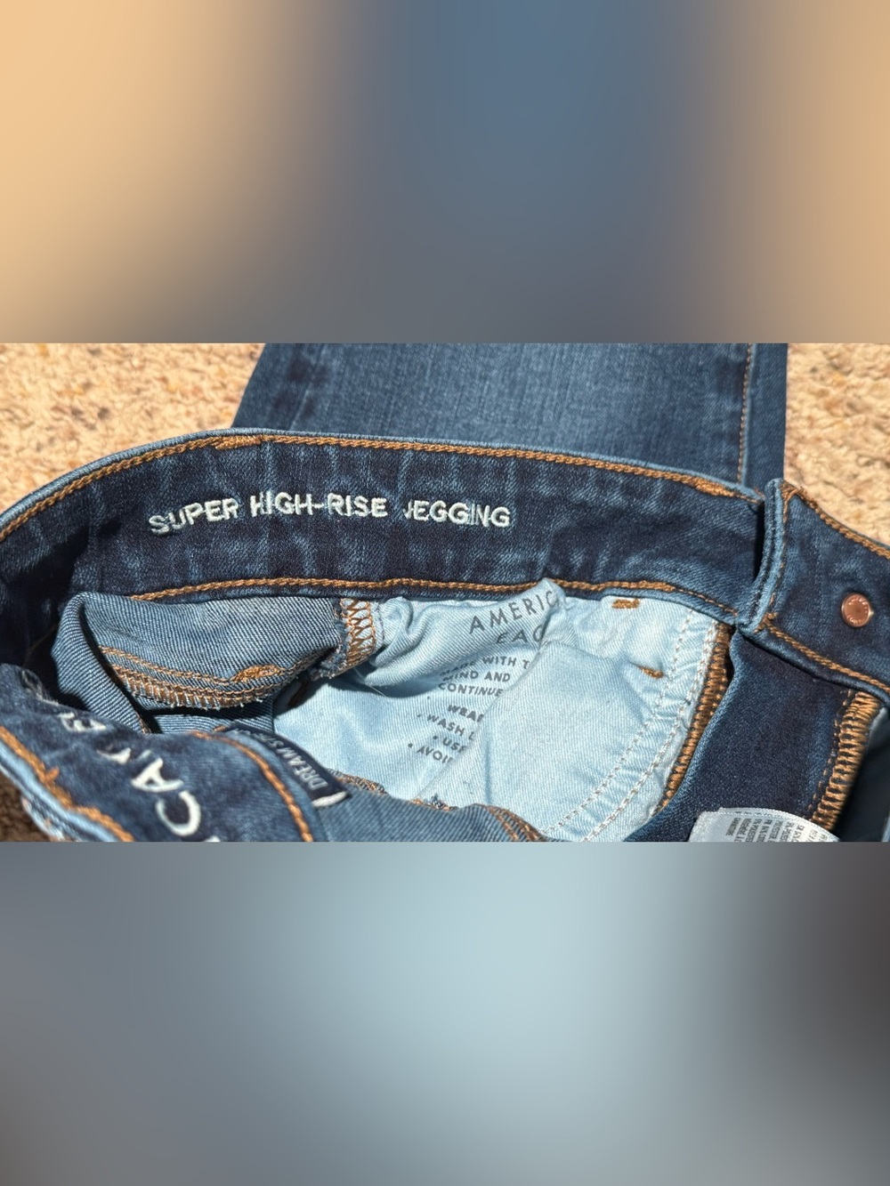 American Eagle Outfitters | Super High Rise denim Jegging | Size 0 - Picture 4 of 6